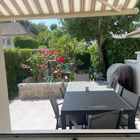 Holiday home Maison Entre Culture Et Detente